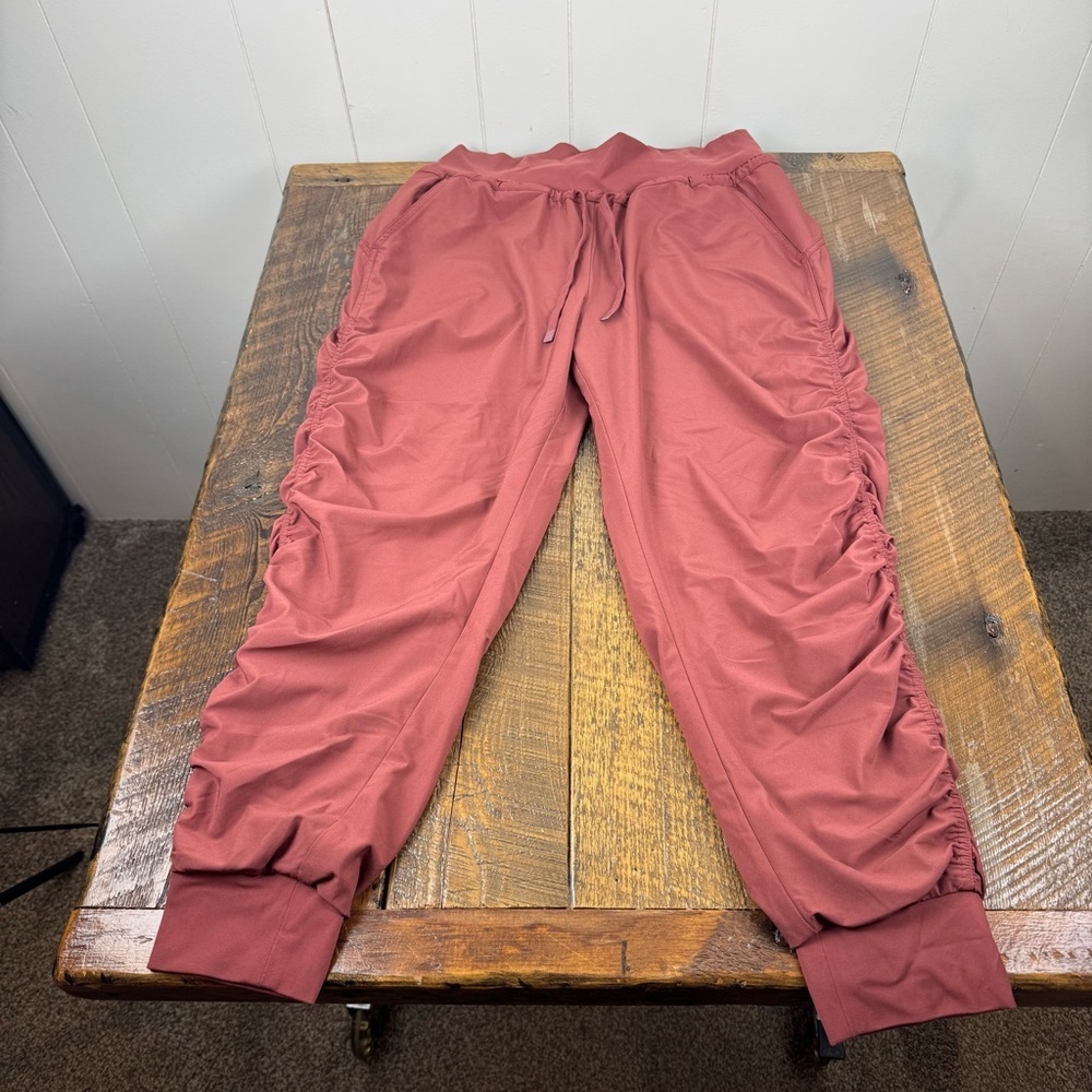 Athleta Attitude Lined Pants Size 6 Rose Mauve Ruched Joggers Cozy - Picture 3 of 9